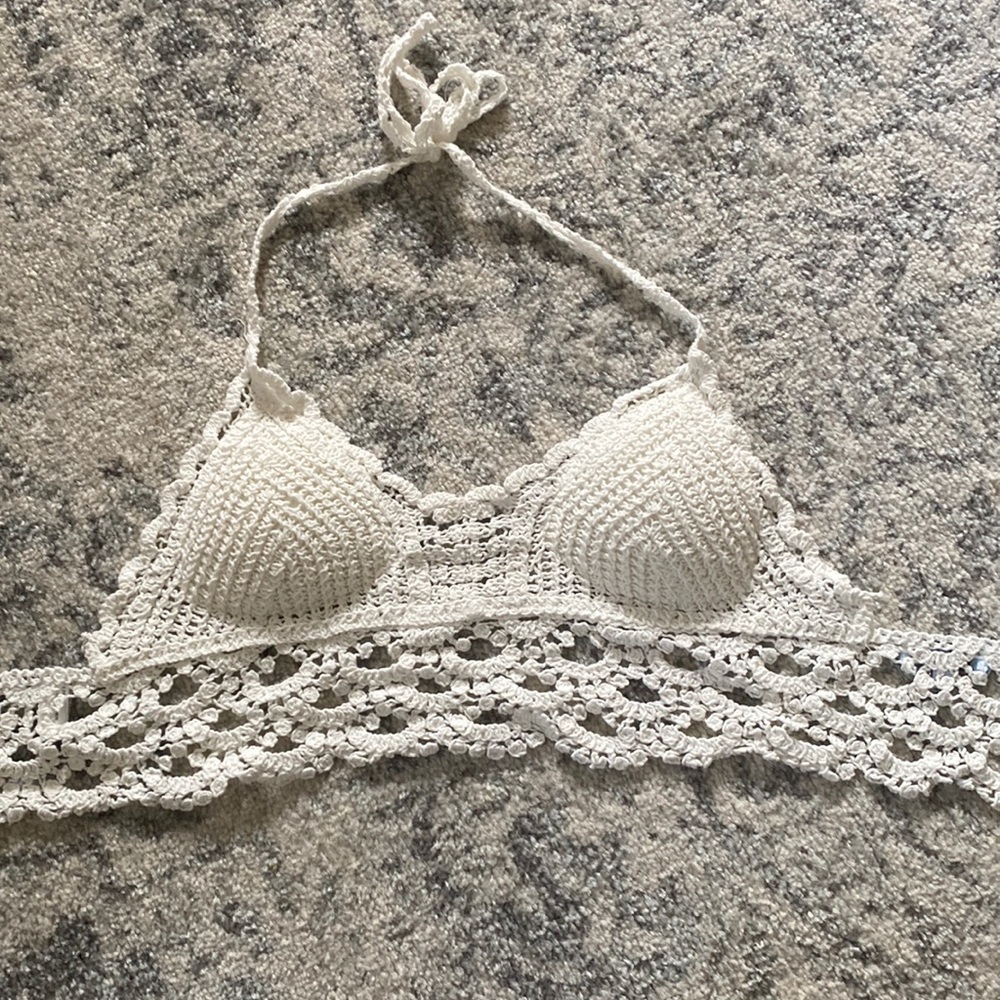 Never worn tie halter top!!